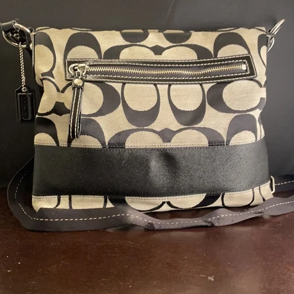 Coach Black Signature striped Crossbody bag - Picture 2 of 8